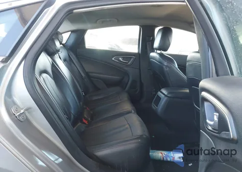 2016 Chrysler 200 Limited Platinum z USA, uszkodzony, nr VIN 1C3CCCAB7GN189480